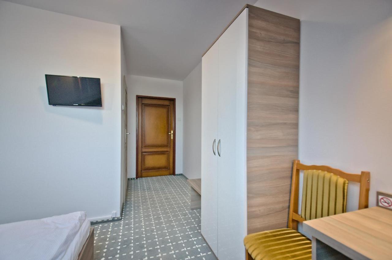 Hotel Sezam Крачкова Екстериор снимка