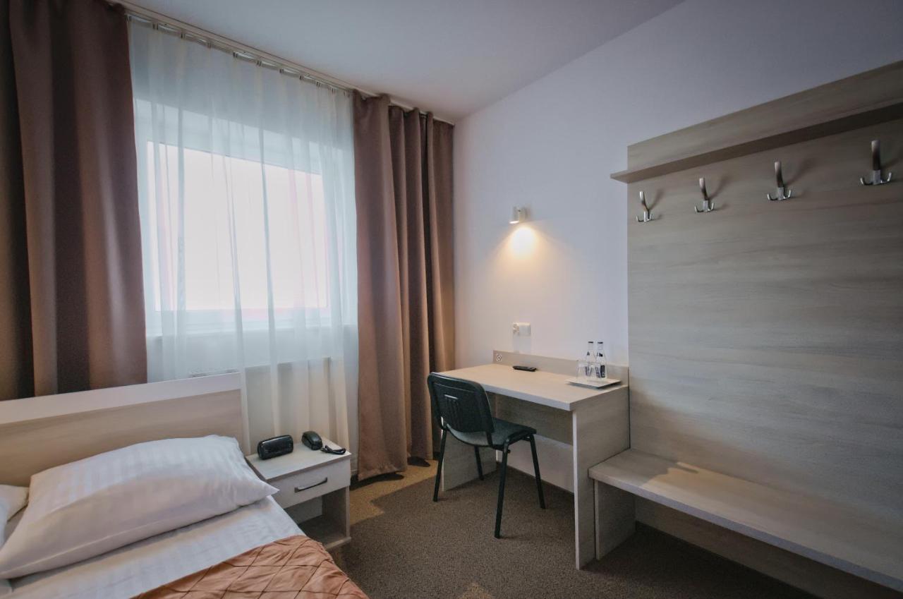 Hotel Sezam Крачкова Екстериор снимка