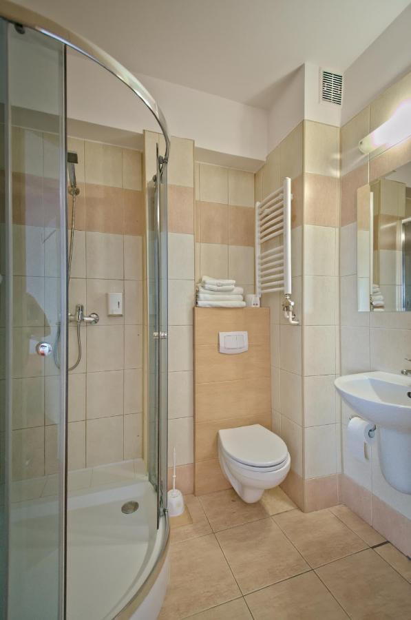 Hotel Sezam Крачкова Екстериор снимка