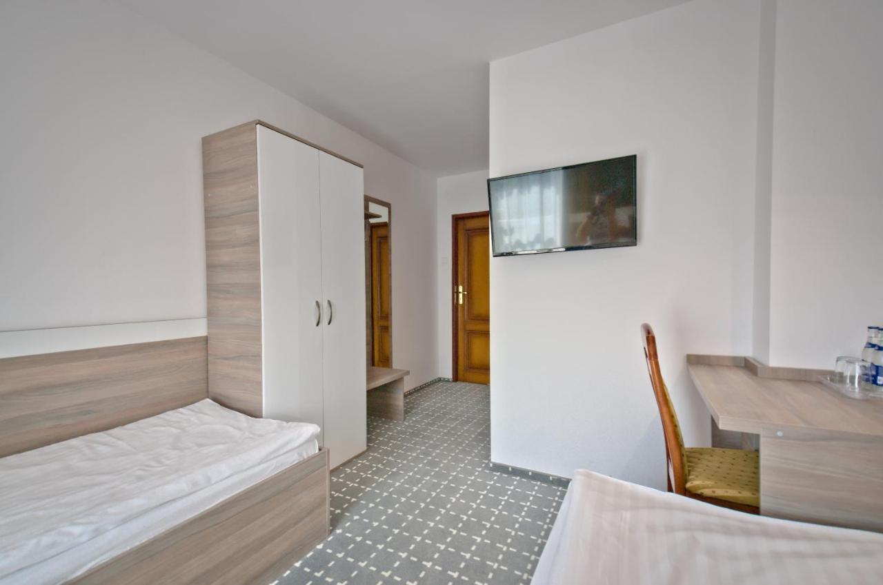 Hotel Sezam Крачкова Екстериор снимка
