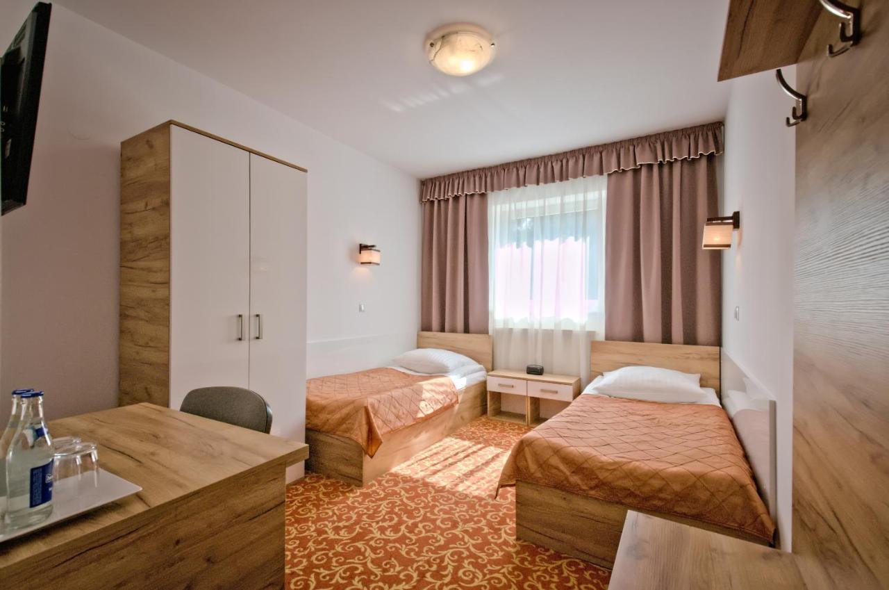 Hotel Sezam Крачкова Екстериор снимка