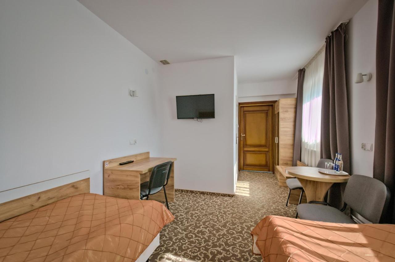 Hotel Sezam Крачкова Екстериор снимка