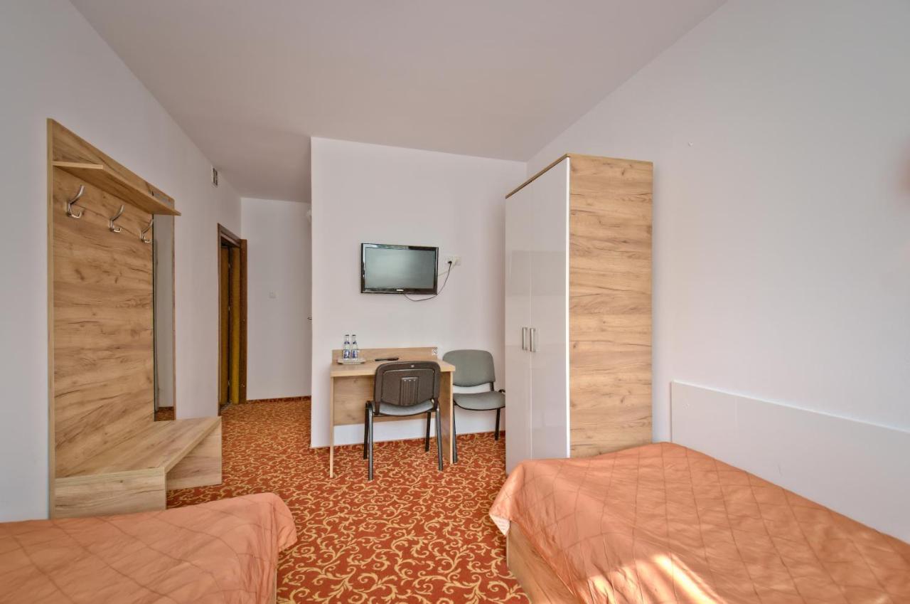 Hotel Sezam Крачкова Екстериор снимка