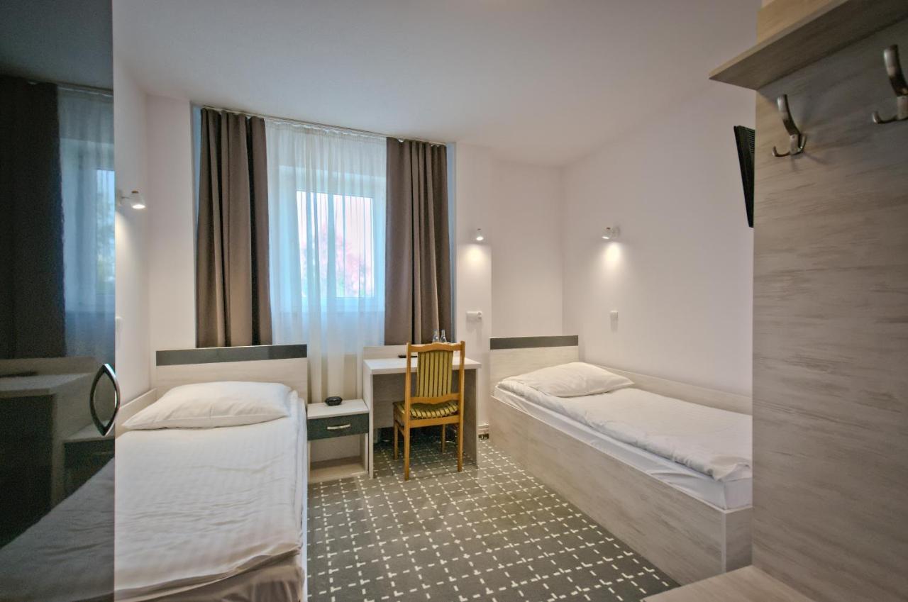 Hotel Sezam Крачкова Екстериор снимка