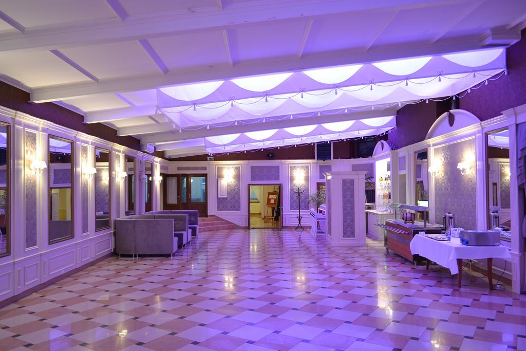 Hotel Sezam Крачкова Екстериор снимка